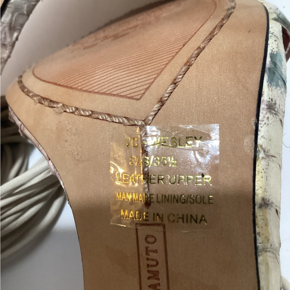 Vince Camuto Wesley Snakeskin Sandals size 6.5 B - Picture 8 of 9